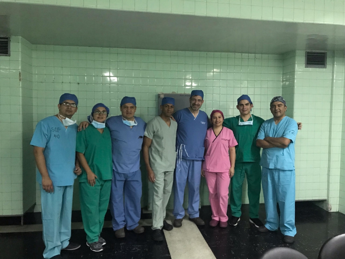 El Dr. Lledó imparte el Penile prosthesis implantation Course in Hospital General de las Fuerzas Armadas de Quito (Ecuador)